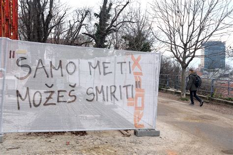 Na Gornjem Gradu Osvanuo Grafit Du O Moja Samo Me Ti Mo E Smiriti