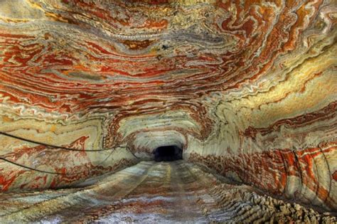 Eerie Photos Of Abandoned Salt Mine In Yekaterinburg Russia