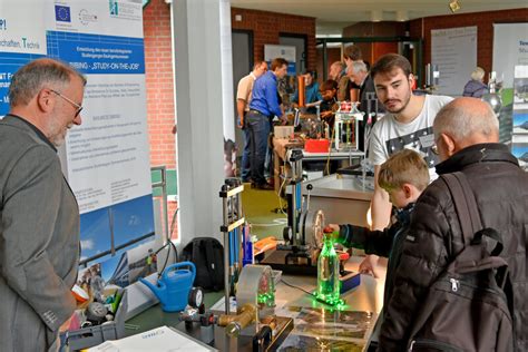 Gro E Pr Senz Der Hochschule Koblenz Auf Der Koblenzer Nacht Der