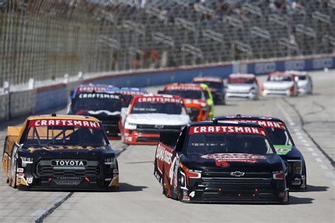 NASCAR Ford F-150 Teams Dominate Dirt Bristol Heats 2023