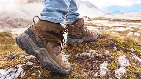 5 Best Hiking Boots For Men - Adventurert