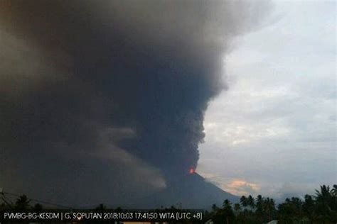 Foto Foto Gunung Soputan Kembali Erupsi