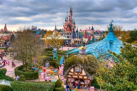 Paris Disneyland Hakkında Bilgi Harikalar Diyarı Tatil Gezi Rehberi