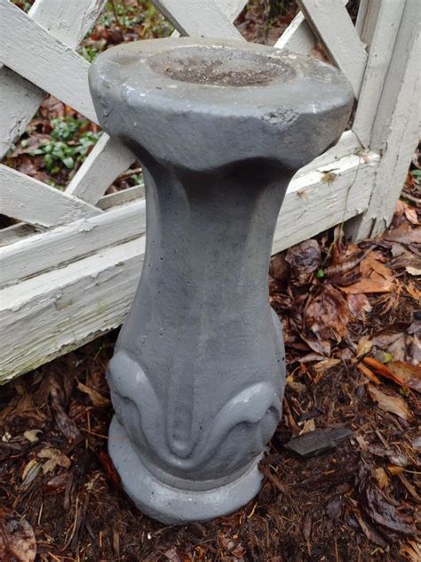 Concrete Bird Bath Pedestal | EstateSales.org