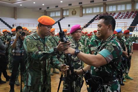 Panglima Tni Distribusikan Senjata Dasan Dsar P Ke Satuan Jajaran