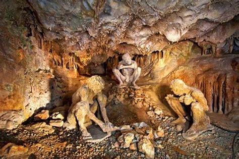 Descubierta en Grecia una cueva con la construcción humana más antigua