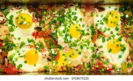 2 447 Afbeeldingen Voor Baked Egg Mixed Vegetables Stockfotos