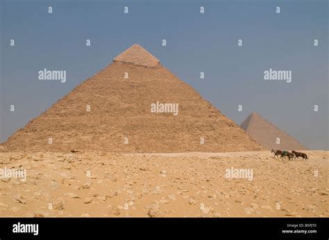 Khafre Pyramid Stock Photos & Khafre Pyramid Stock Images - Alamy