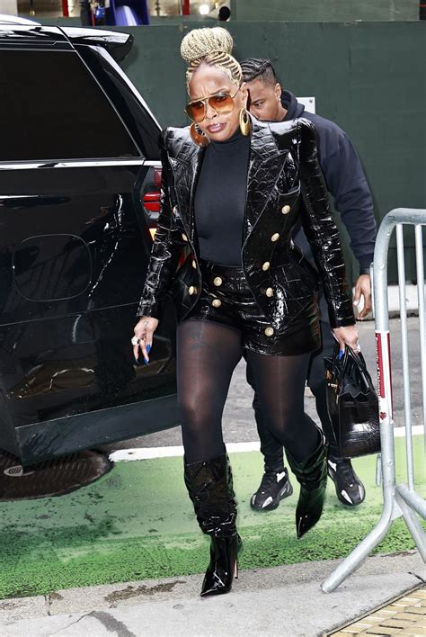 MARY J BLIGE Arrives at Today Show in New York 03/06/2024 – HawtCelebs