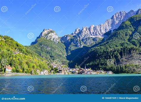 Lago Di Alleghe In The Fall Stock Image Image Of Relaxation Peak