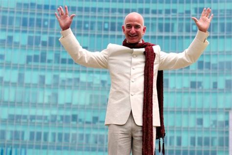 How Does Jeff Bezos The Richest Person Alive Spend His Billions