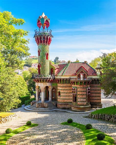 Este Precioso Palacete Es El Capricho De Gaud Est En Comillas