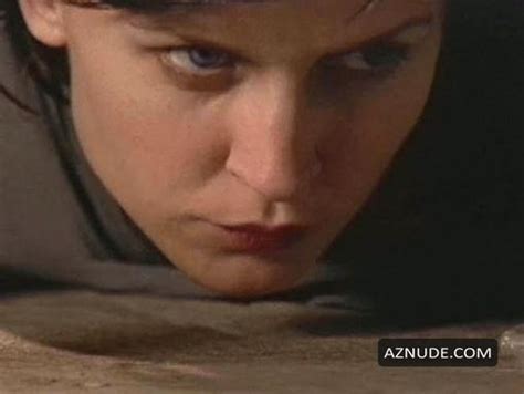 VAMPIRES LOS MUERTOS NUDE SCENES AZNude
