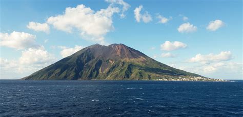 Stromboli, a surprise… – CRUISE TO TRAVEL