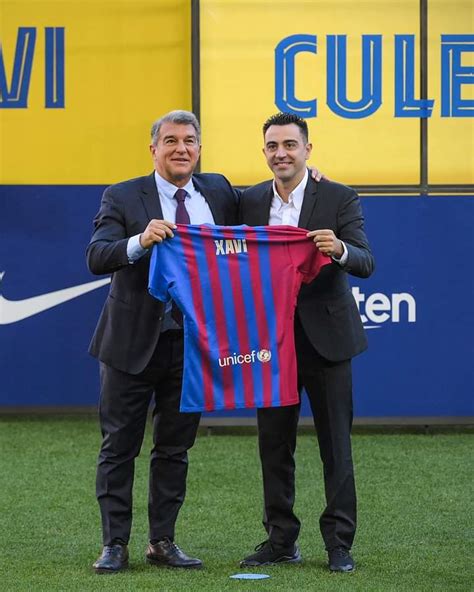 Barcelona Finally Unveils Xavi As New Head Coach