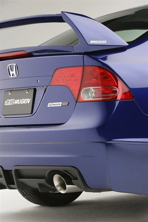 Honda Civic Mugen Si Sedan Prototype (2007) - picture 14 of 18