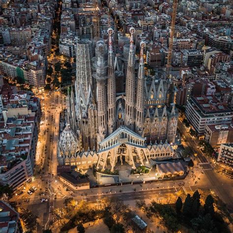 Sagrada Familia Scrolller