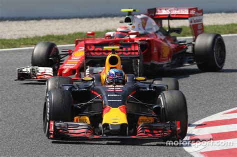 Max Verstappen Red Bull Racing Rb Leads Kimi Raikkonen Ferrari Sf