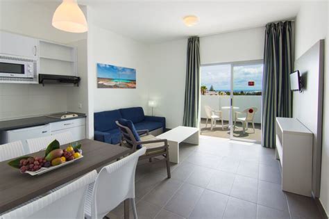 Ficus Apartments - Costa Teguise, Lanzarote - On The Beach