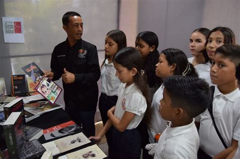 Con celebración por el Día Nacional de la Poesía cerró la 19 ª Filven