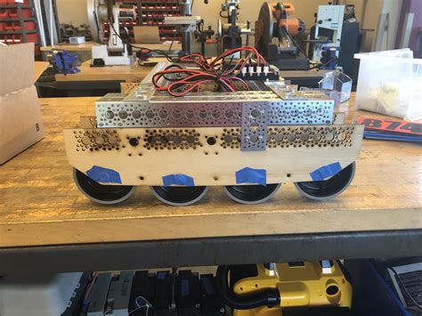 I see all your custom chassis, I raise you this, custom 8 wheel drive