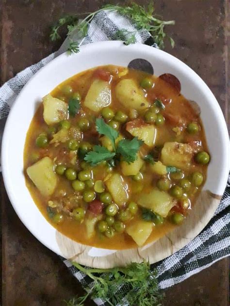 Aloo Matar Masala Or Spiced Potatoes Green Peas Curry My Dainty Kitchen