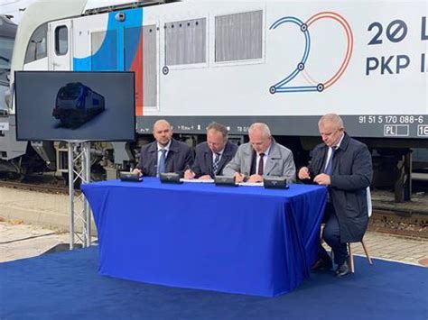 Pkp Intercity Orders Km H Multi System Locomotives News Railway