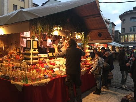 Trento Inaugurato Il Mercatino Di Natale Radio Nbc Rete Regione