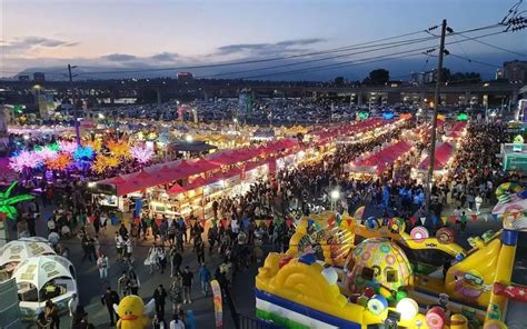 Richmond Night Market: A Culinary Journey Through Asia - Vancouver Planner