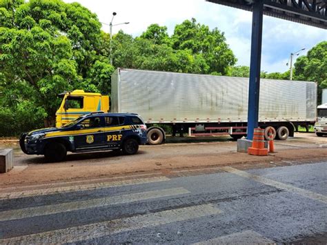 Motorista de caminhão é detido pela PRF de Mato Grosso caminhão