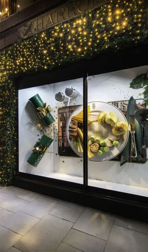 These Are The Hot Spots For Christmas Shop Windows In London