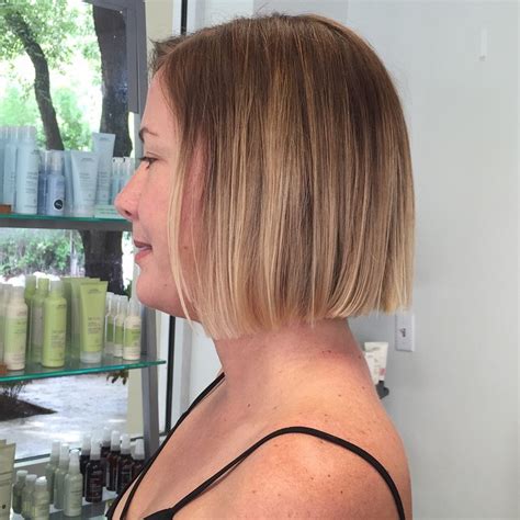 Side View Of Short Blunt Bob Haircut For Thin Hair Hairstyles Weekly