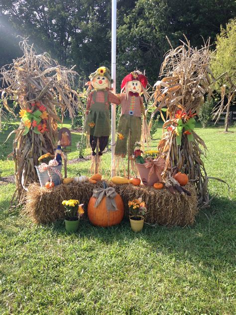 Hall Fall Decorations Fodder Shocks Scarecrows Straw Bails And