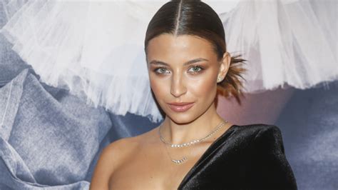 Julia Wieniawa zniewala zmysły w bikini Rewelacyjnie Świat Seriali