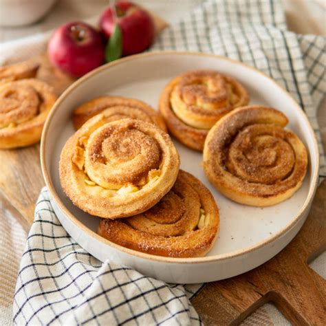 German Apple Cinnamon Rolls Apfelschnecken Dirndl Kitchen