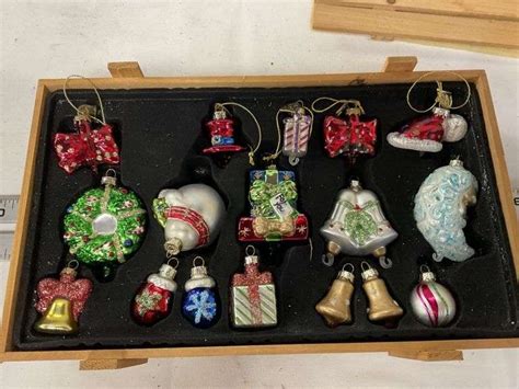 Thomas Pacconi Classics Christmas ornaments - Legacy Auction Company