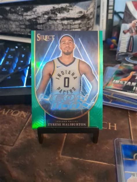 2023 24 PANINI SELECT Tyrese Haliburton 14 icônes néon vert Prizm