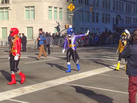 Henshin Grid Power Rangers Super Megaforce Premiere At Thanksgiving Parade