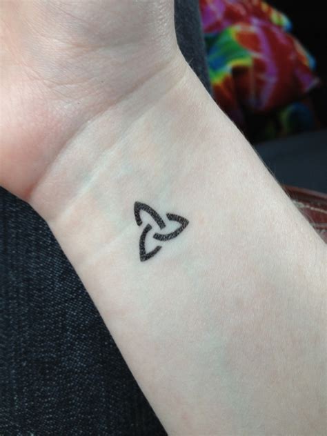 29 Awesome Celtic Knot Wrist Tattoos - Wrist Tattoo Pictures