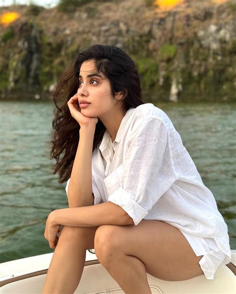 Tanay Suriya On Twitter Janhvikapoor Mesmerizing In Scorching