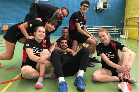 Badminton L Quipe Premi Re De L Aigle D Bloque Le Compteur En