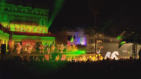 Larribo De Sa Majestat Carnestoltes Donar El Tret De Sortida Al