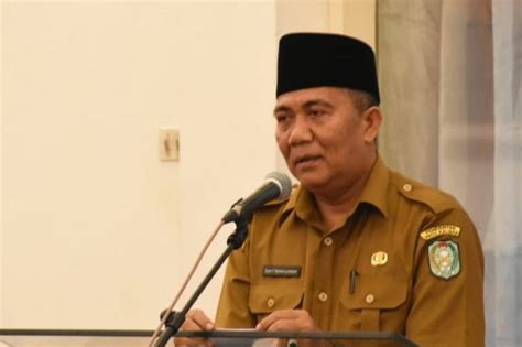 Disperindag Esdm Kalbar Mengawasi Penjualan Daging Beku Online Antara