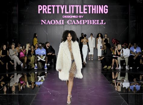 Fashion Photos Naomi Campbell Struts The Runway In Shimmery Silver In