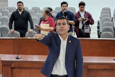 Congreso BC Toma Protesta A Erwin Areizaga Como Regidor Suplente Del