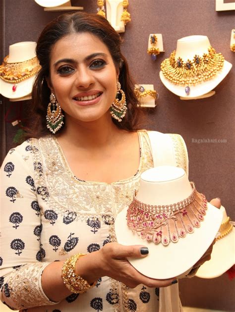 Kajol At Joyalukkas Jewellery Designs