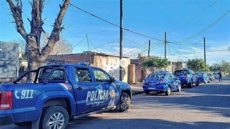 Barrio Coronel Dorrego un joven de 18 años que esperaba el colectivo