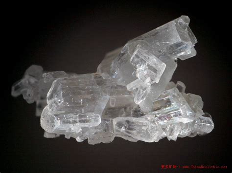 透闪石 Tremolite 矿物图片 矿物百科 石器时代 矿物晶体 矿物标本 珠宝首饰 彩色宝石 玉石翡翠 宝石原料 加工定制 水晶饰品