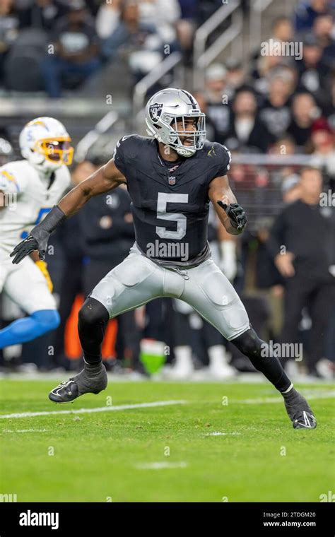 Las Vegas Raiders Linebacker Divine Deablo Against The Los Angeles