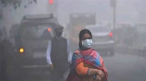 Delhi Witnesses Dense Fog Capitals Air Quality Deteriorates To Very Poor Category India